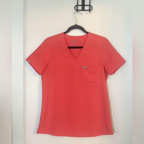 Figs Women's Catarina One-Pocket Scrub Top in Clay - Small - Picture 4 of 5